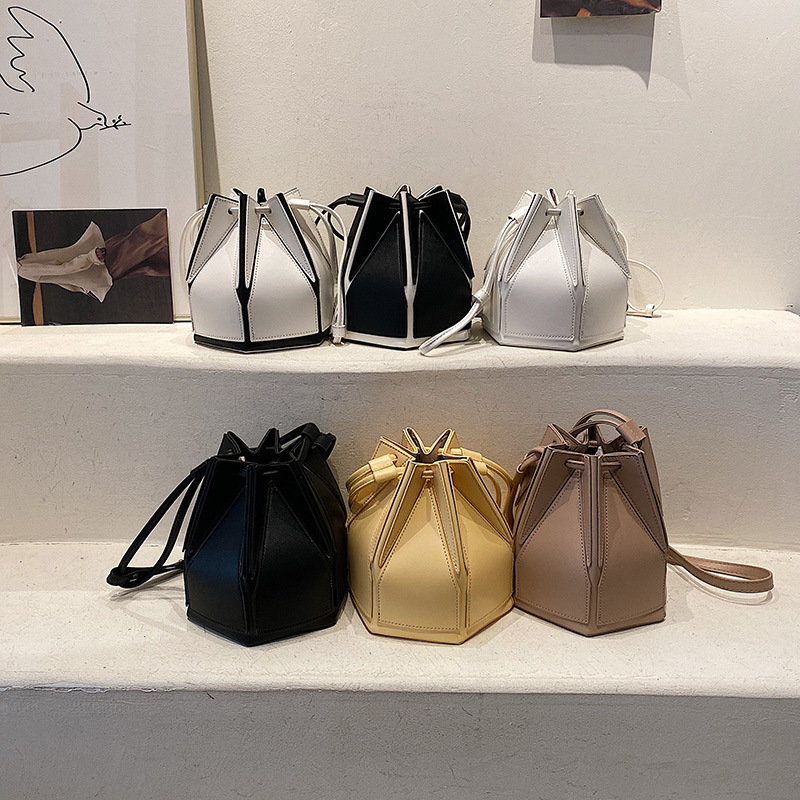 https://fulmo-img-server.com/tsutsumin-bag/b1deca67-cd50-42f1-aa84-33297c8b2efa.jpg
