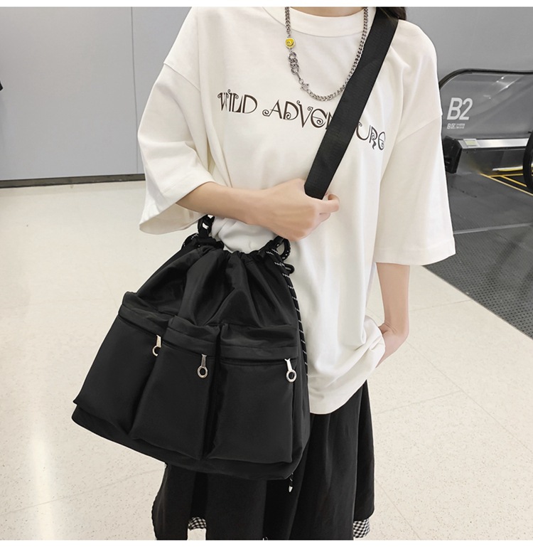 巾着 多機能ポケット付き巾着型ショルダーバッグ