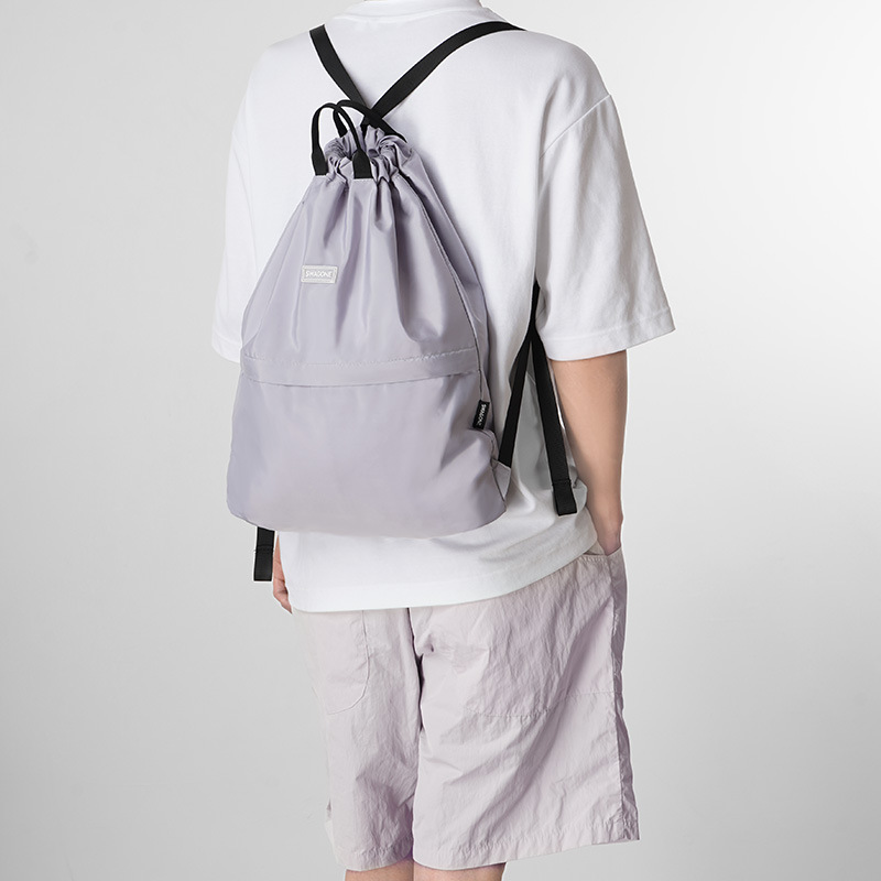 巾着 軽量ナイロン素材の巾着型リュックサック