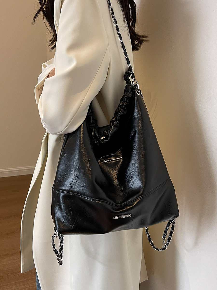 巾着 チェーンストラップ付き巾着型リュックサック