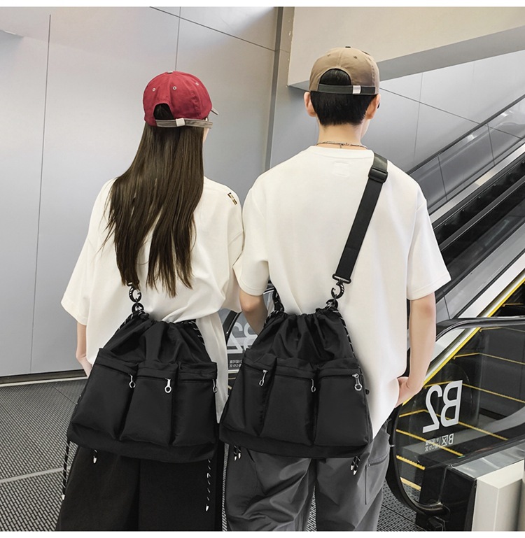 巾着 多機能ポケット付き巾着型ショルダーバッグ