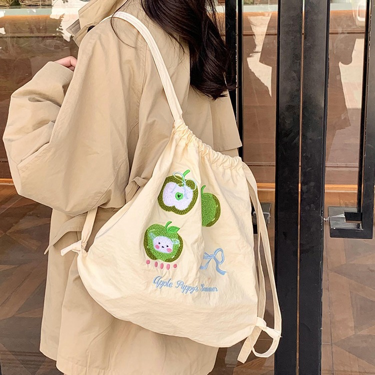 巾着 可愛いくま刺繍入り巾着リュックサック