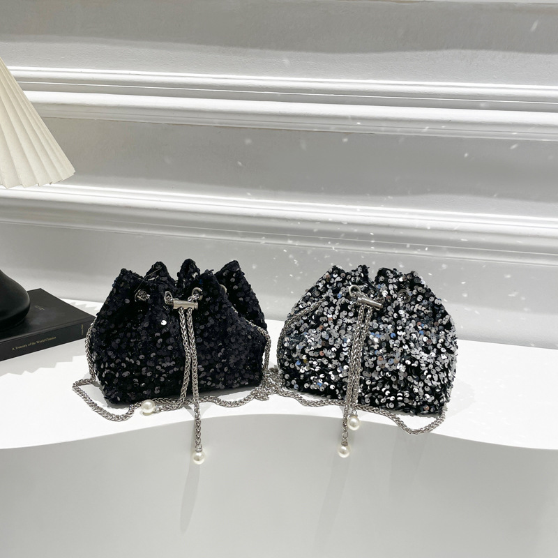 巾着 スパンコール装飾巾着型チェーンショルダーバッグ