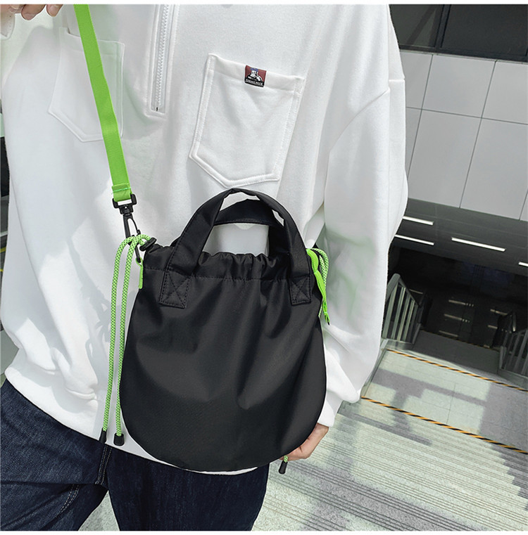 巾着 配色紐がアクセントの軽量巾着ショルダー鞄