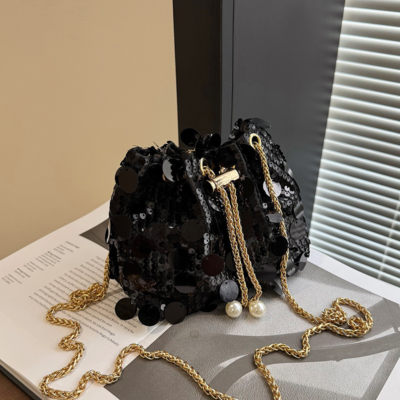 巾着 スパンコール装飾巾着型チェーンショルダーバッグ
