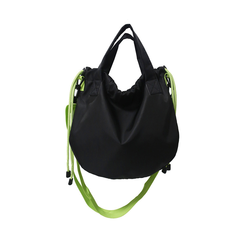 巾着 配色紐がアクセントの軽量巾着ショルダー鞄