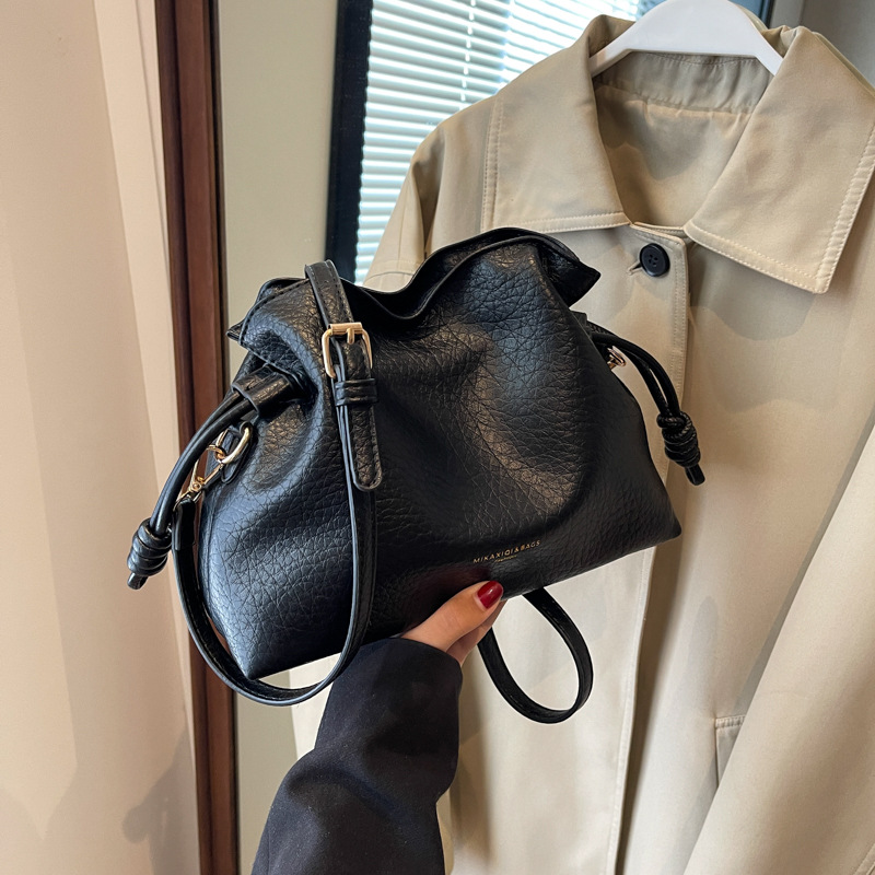 https://fulmo-img-server.com/tsutsumin-bag/ce29be40-9f51-4141-a8d6-6d03b5c0dba5.jpg