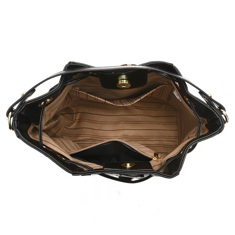 巾着 上品な金具付き巾着ショルダーバッグ