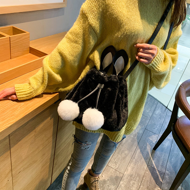 巾着 うさぎ耳ふわふわファー巾着ショルダーかばん