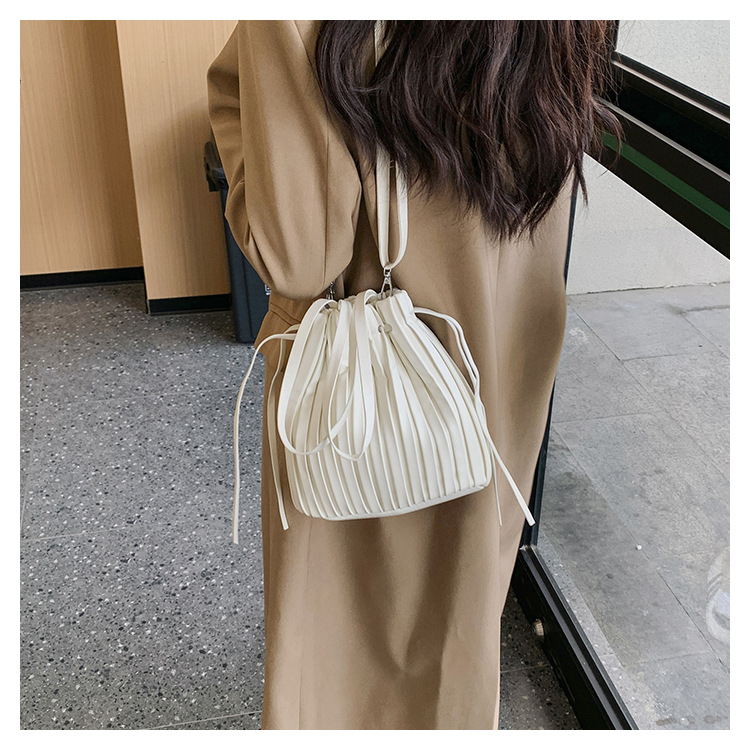 https://fulmo-img-server.com/tsutsumin-bag/d620e62d-7c92-4211-be3f-95a26d2e2ae8.jpg