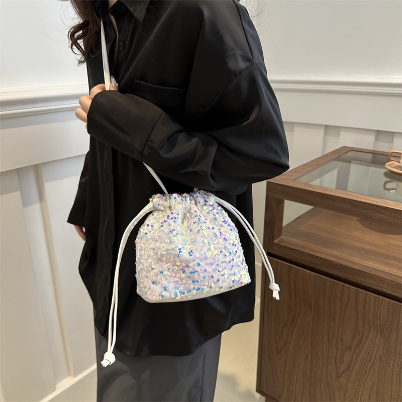 https://fulmo-img-server.com/tsutsumin-bag/d681b8dc-7c2a-4aa1-bbed-2b8bf490b9a0.jpg