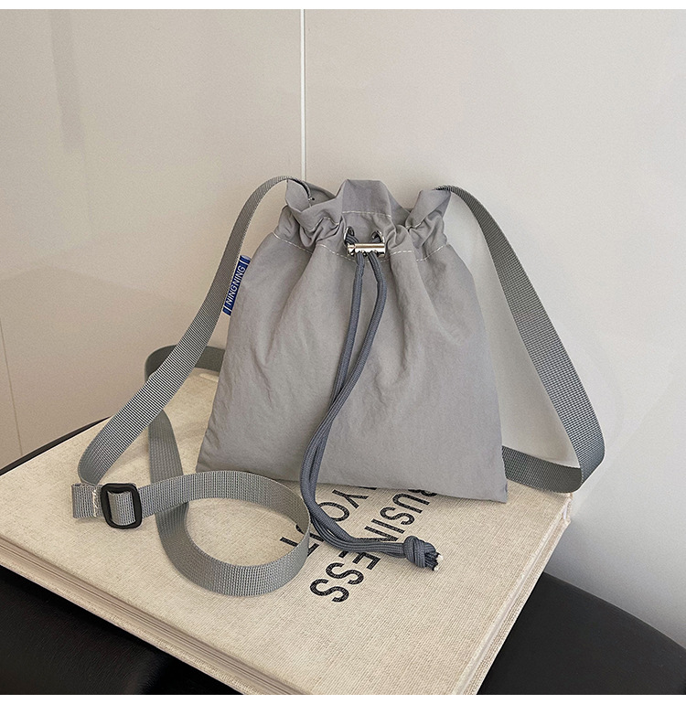 巾着 シンプル巾着型ショルダーバッグ