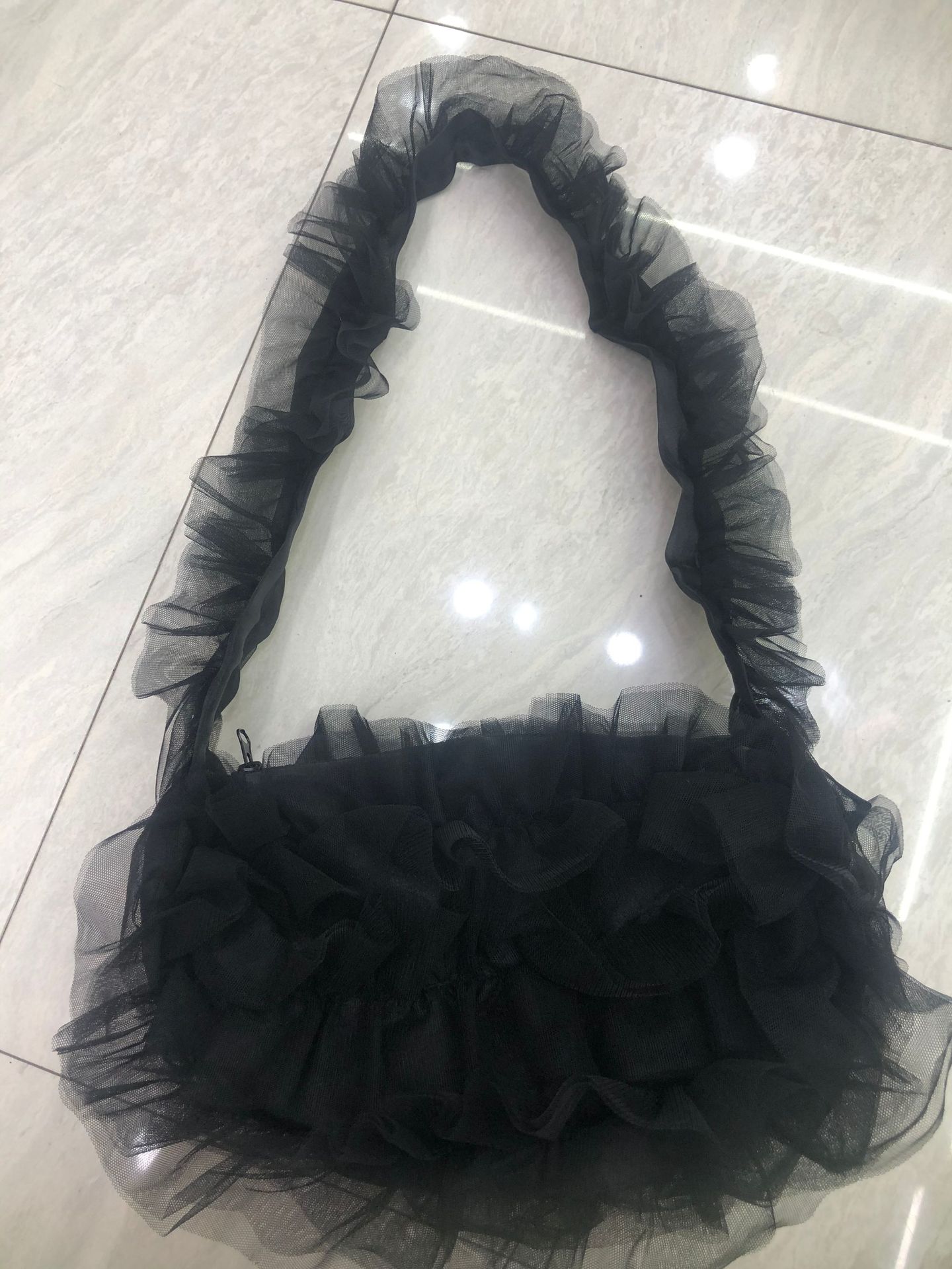 巾着 ふわふわチュール素材の巾着ショルダー鞄