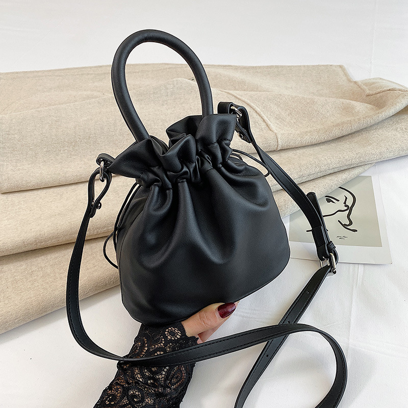 https://fulmo-img-server.com/tsutsumin-bag/dd2a34d7-23fe-46a2-86f6-ada16f7fc9db.jpg