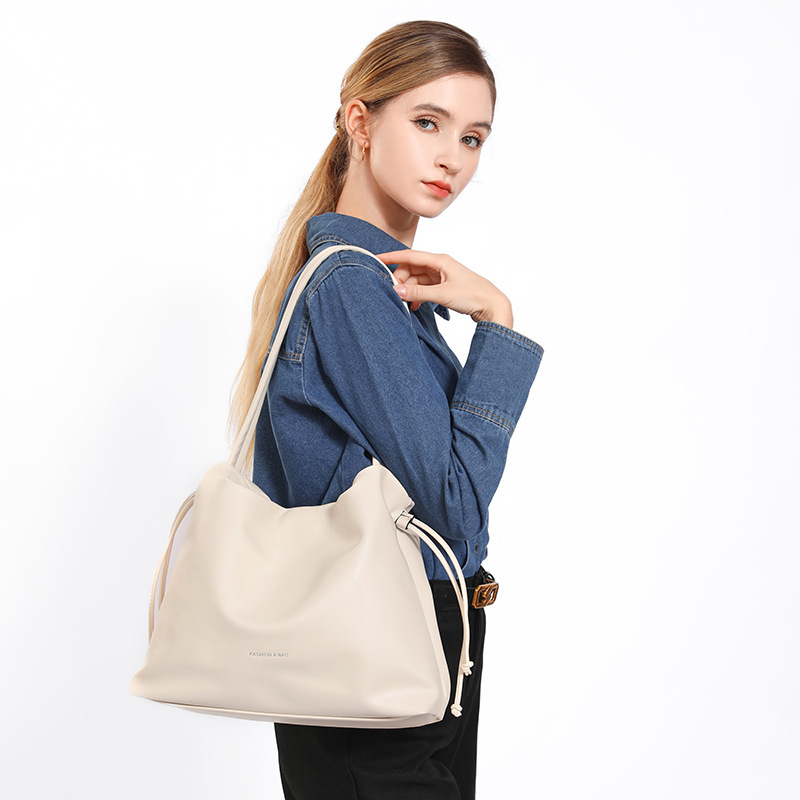 https://fulmo-img-server.com/tsutsumin-bag/de83fa50-67a4-489b-a80c-09c0c82d14b8.jpg