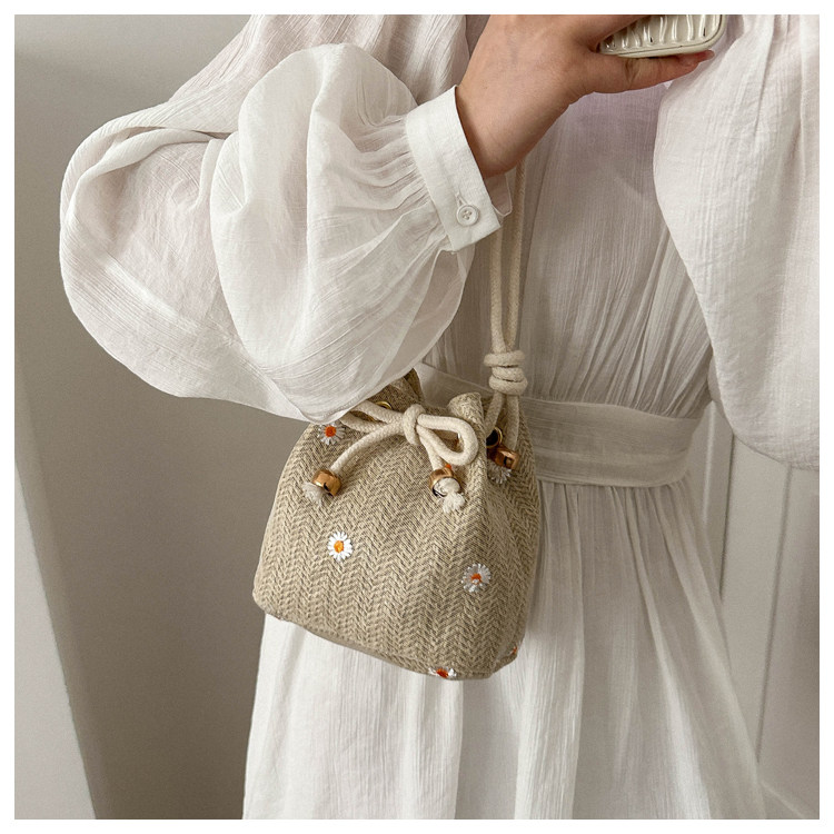 巾着 小花刺繍ヘリンボーン織り巾着ポーチ