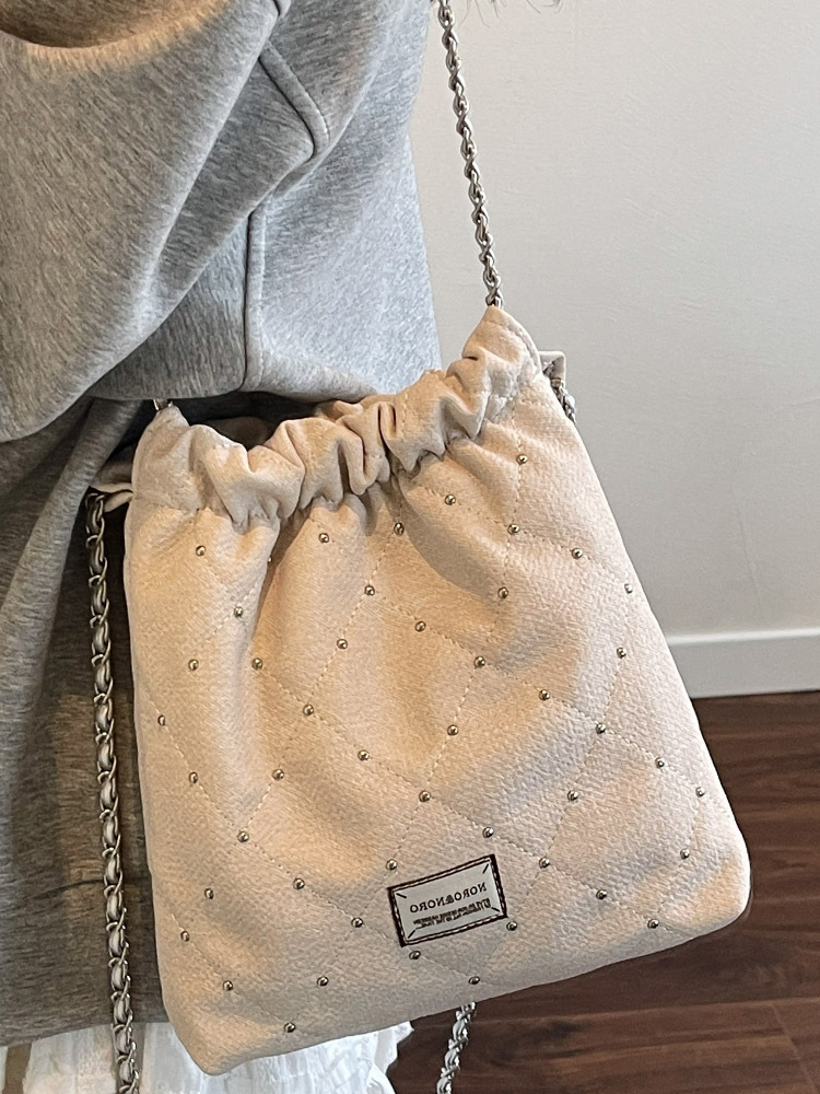 巾着 キルティングスタッズ付き巾着ショルダーバッグ