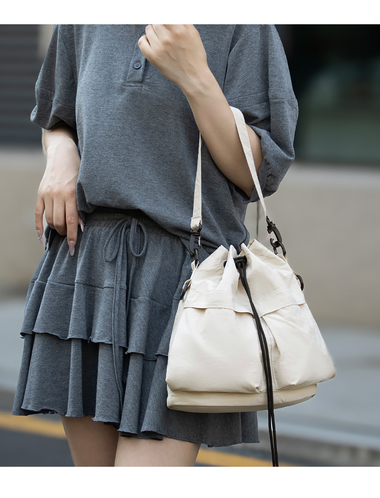 https://fulmo-img-server.com/tsutsumin-bag/eaea24a8-692f-4964-b934-567e3e79a3ba.jpg