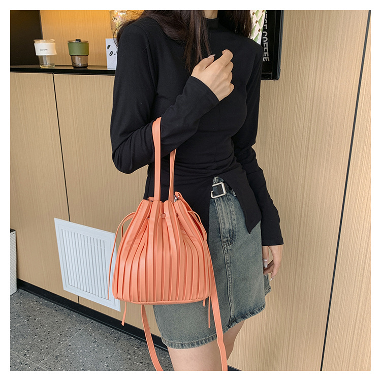 https://fulmo-img-server.com/tsutsumin-bag/eb59b36a-79e2-45e6-b772-f9e8a839db75.jpg