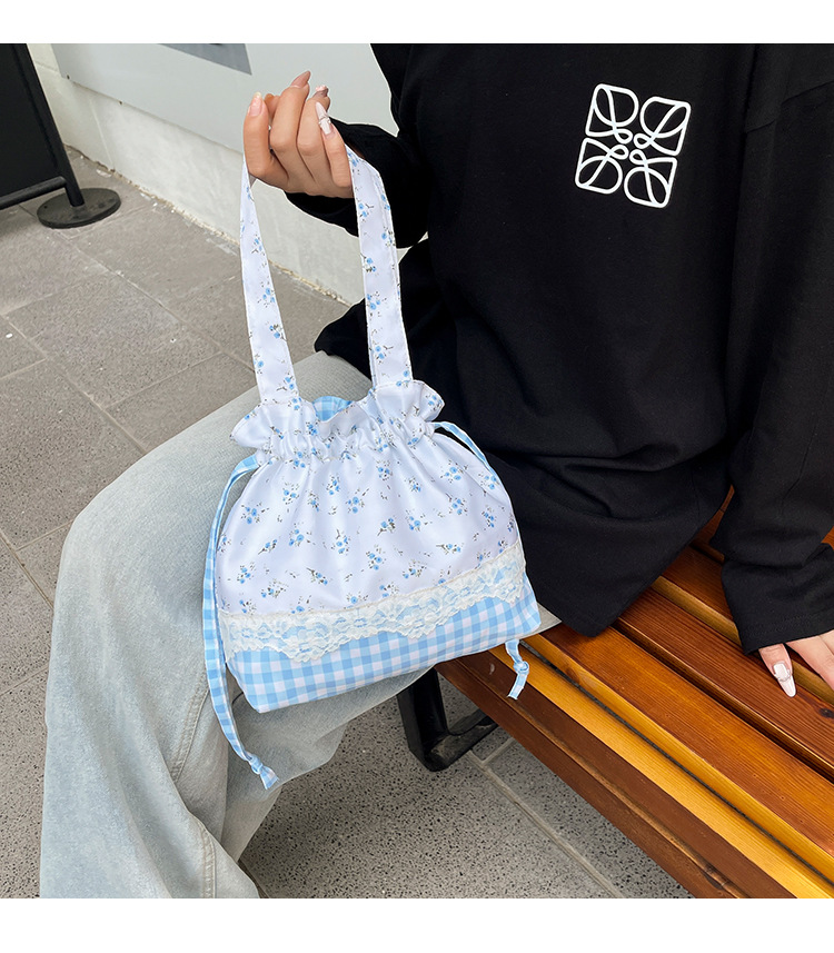 巾着 小花柄とギンガムチェック柄レース付き巾着ポーチ