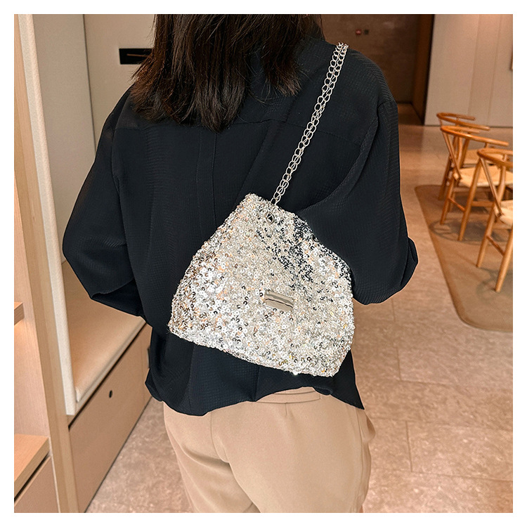 巾着 スパンコール装飾巾着型鎖肩掛け鞄