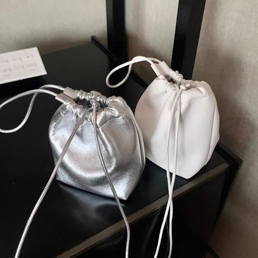 https://fulmo-img-server.com/tsutsumin-bag/f83987f5-a008-48ef-bc4b-9dad953d463c.jpg