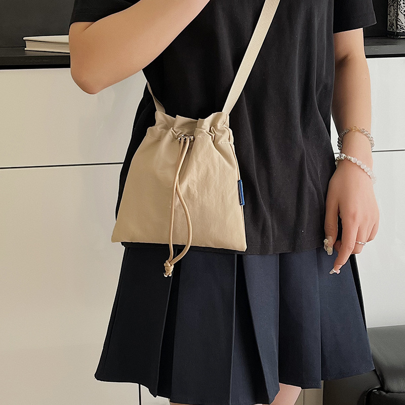 巾着 シンプル巾着型ショルダーバッグ