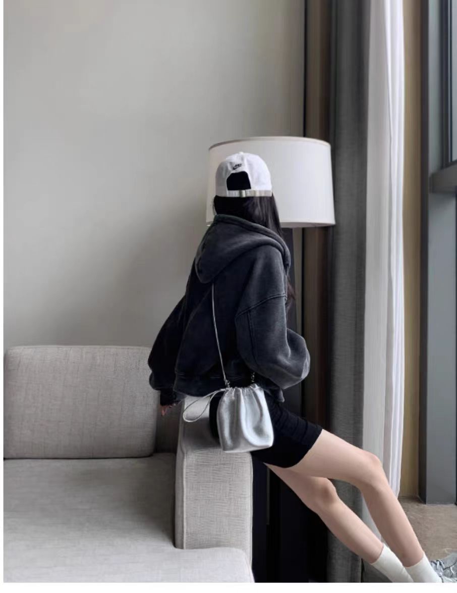 https://fulmo-img-server.com/tsutsumin-bag/faadcb45-7feb-44b5-b5f5-971dd12fc356.jpg