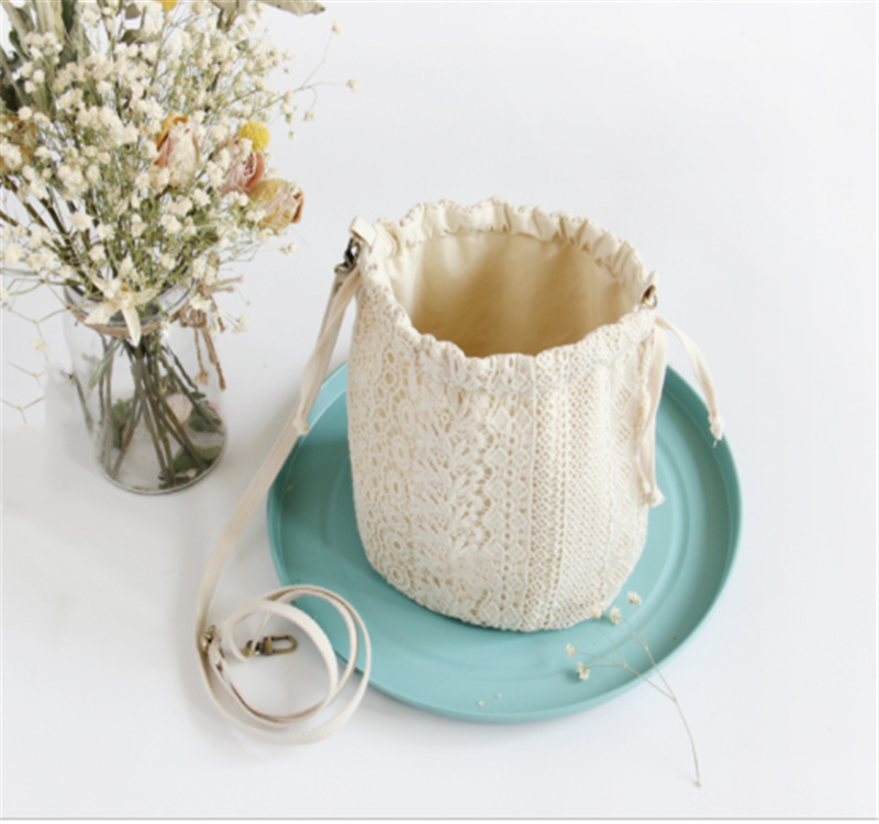 巾着 繊細レース編み巾着ポーチ