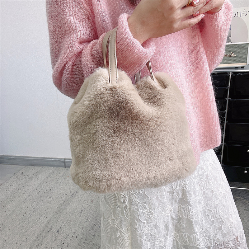 巾着 ふわふわファー巾着トートかばん