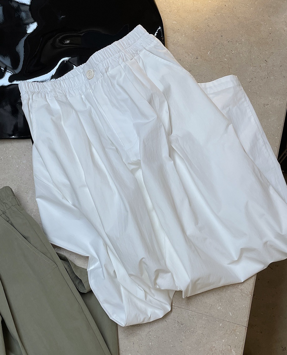 ワイドタックパンツ 優雅なフロートタックワイドパンツ