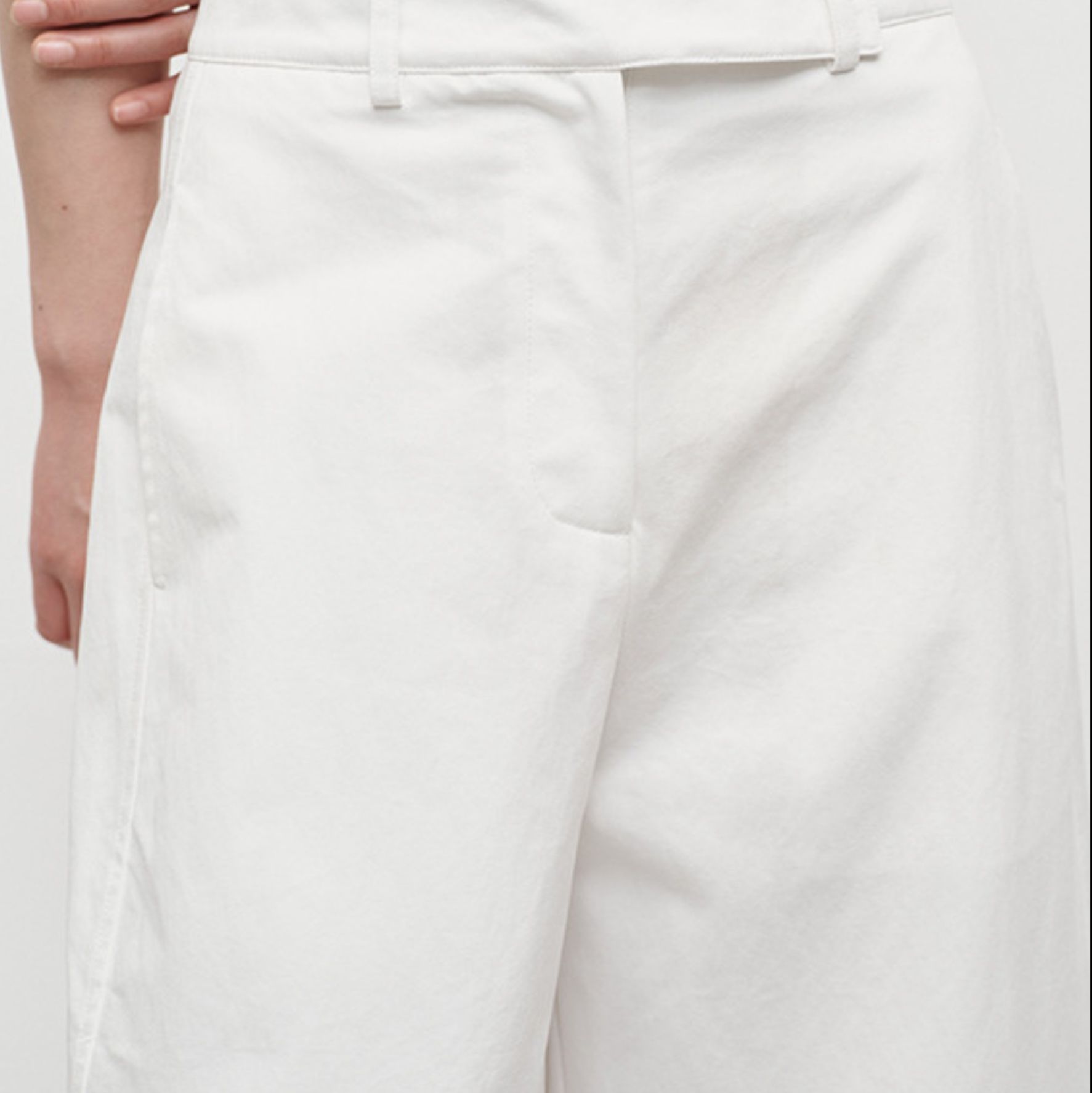 ワイドタックパンツ すっきりとした美シルエットパンツ