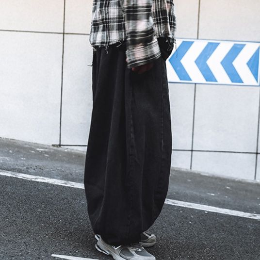 ワイドタックパンツ ゆったり立体感デニムタックパンツ