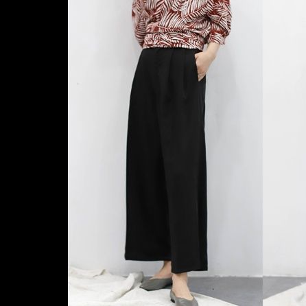 ワイドタックパンツ ワイドタックパンツ 上品なたたずまい ゆったりタック入りパンツ