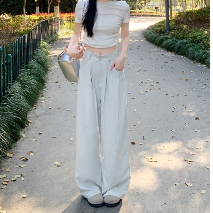 ワイドタックパンツ 優美なフレアシルエットパンツ
