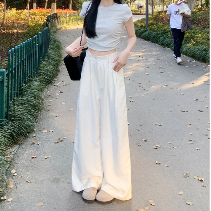 ワイドタックパンツ 優美なフレアシルエットパンツ