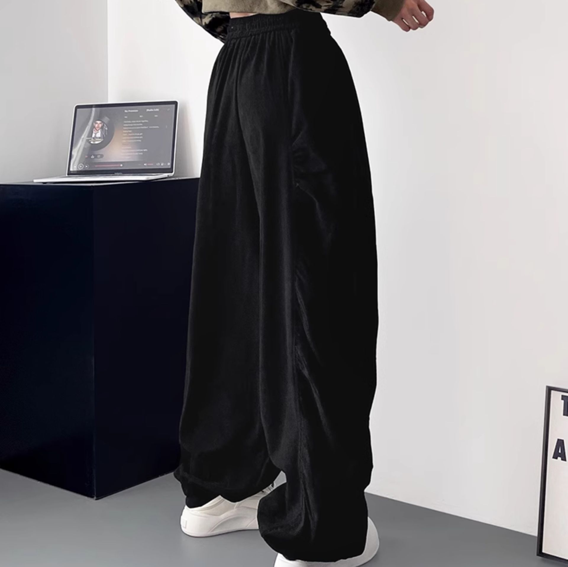 ワイドタックパンツ ゆったりドローコード風タックパンツ