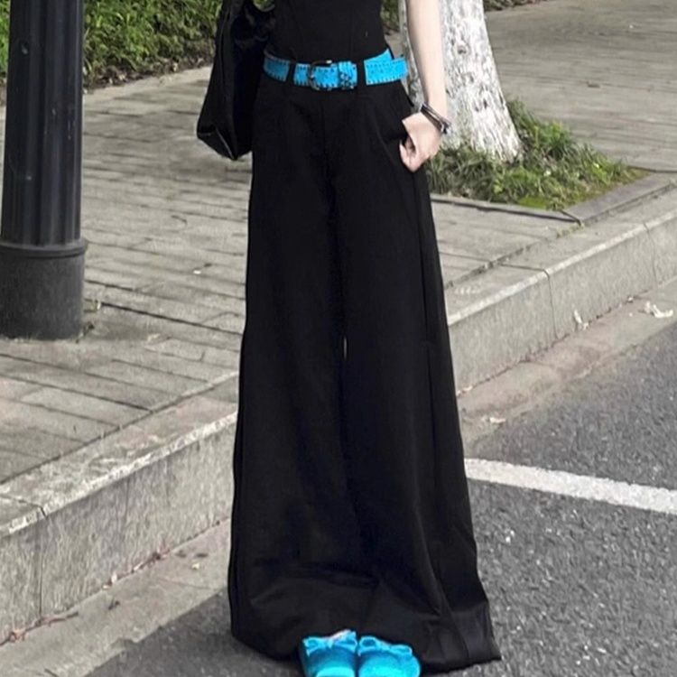 ワイドタックパンツ 大人の余裕感じる流れるタックパンツ