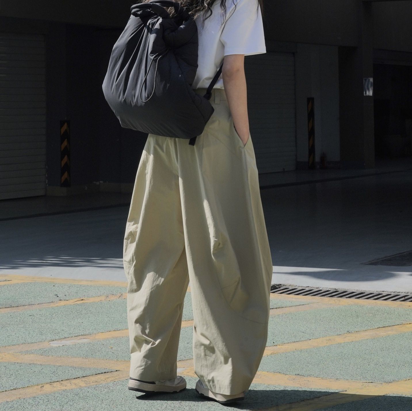 ワイドタックパンツ 風合い豊かなドレープタックパンツ