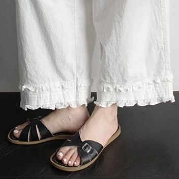 ワイドタックパンツ 裾フリル ゆったりタック入りパンツ