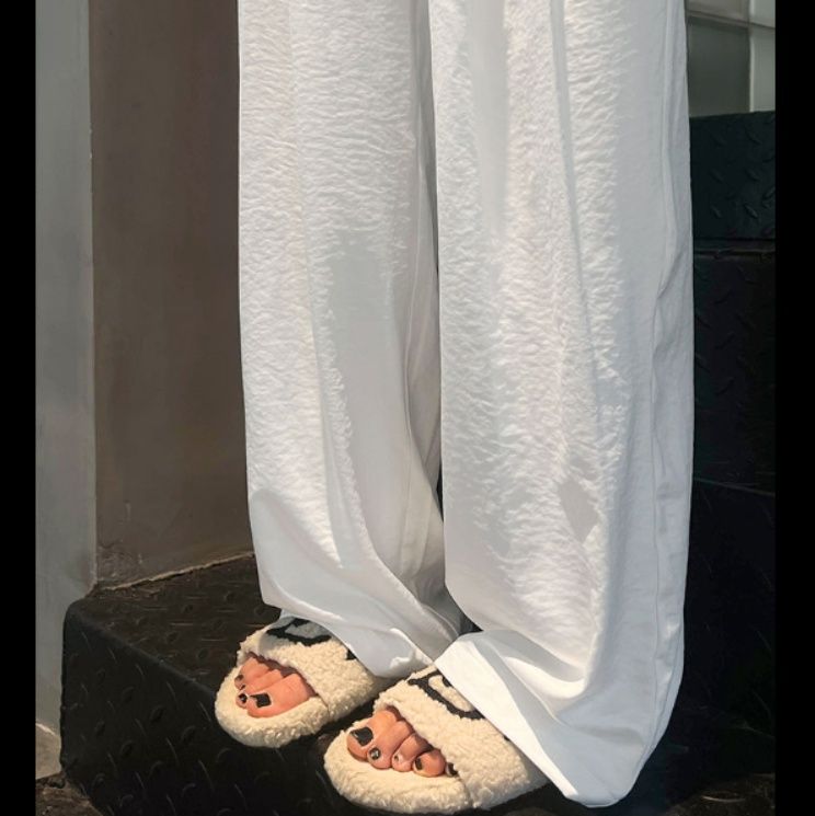 ワイドタックパンツ シルエット優美なリラックスパンツ