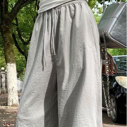 ワイドタックパンツ 柔らか素材のリラックスパンツ