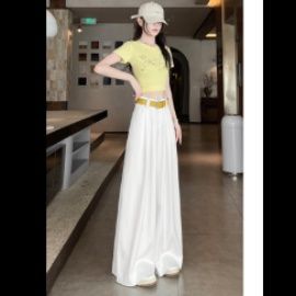ワイドタックパンツ 優雅さ漂うロングフレアパンツ