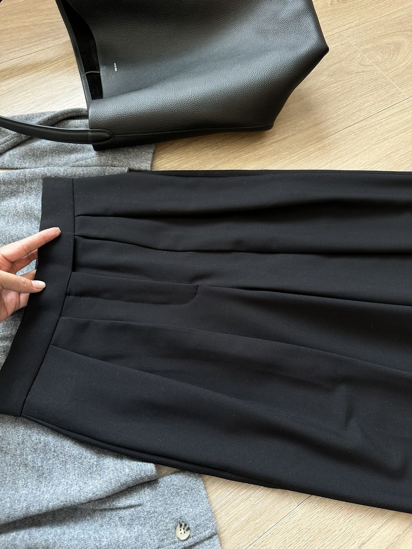 ワイドタックパンツ やわらかなストレッチワイドパンツ