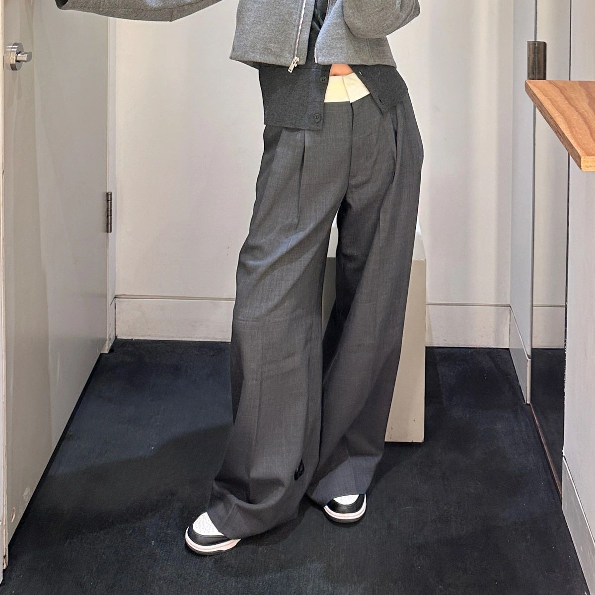 ワイドタックパンツ 上質なやわらかタックワイドパンツ