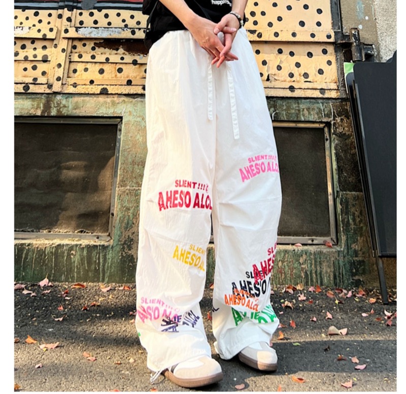 ワイドタックパンツ 白トップスに映える プリント入りワイドパンツ 薄手速乾