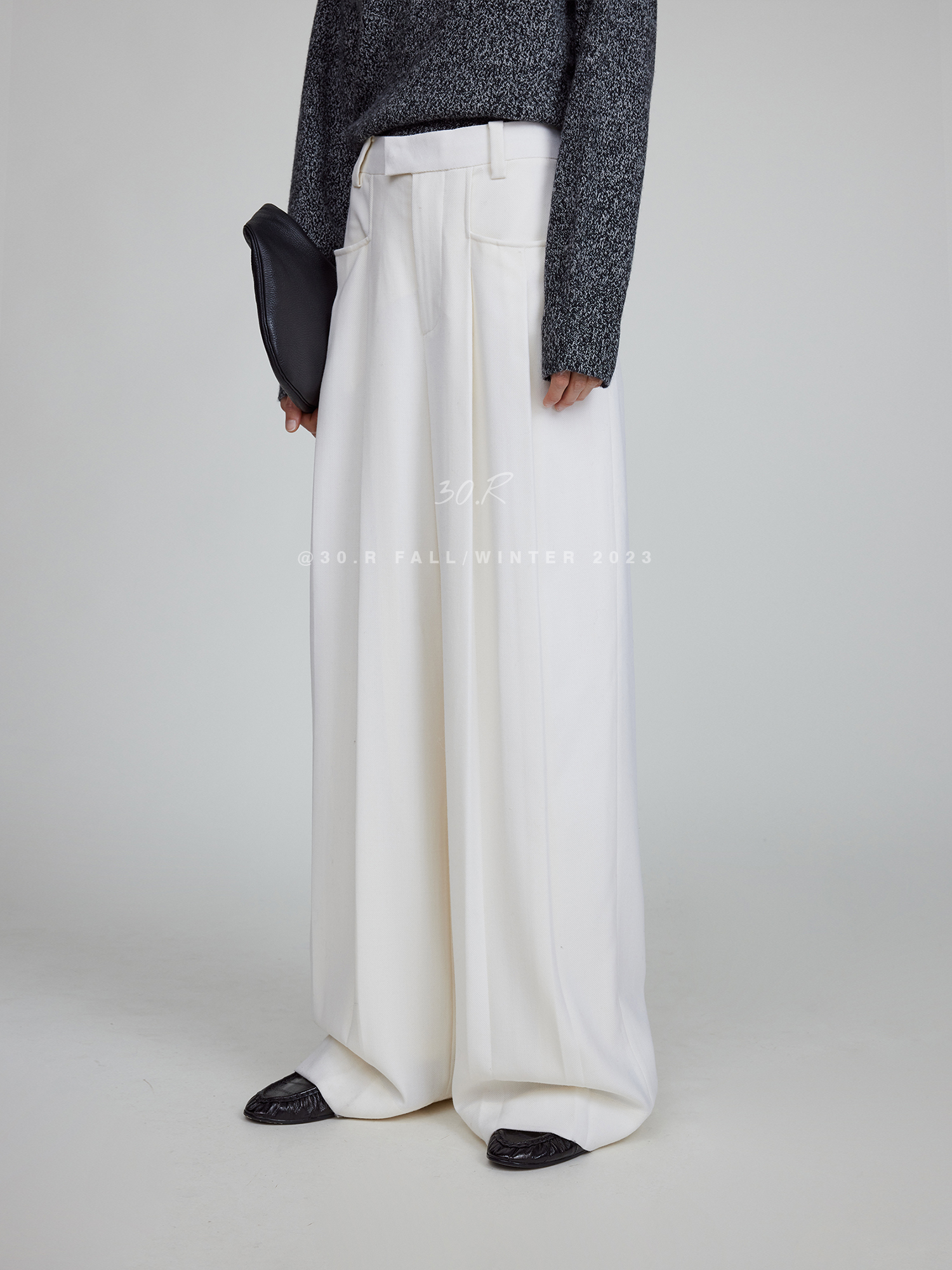 ワイドタックパンツ 優雅な美しさ 上質タックパンツ