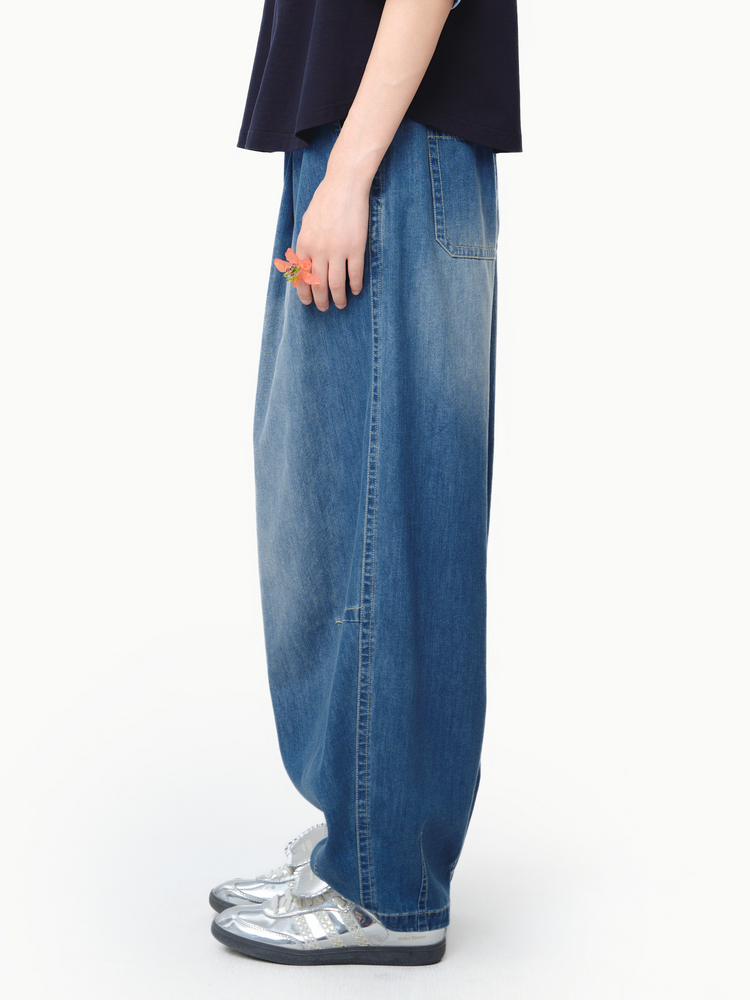ワイドタックパンツ 流れる余裕 タック仕立てデニム