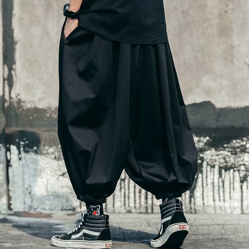 ワイドタックパンツ 黒のゆったりサルエル袴パンツ メンズ