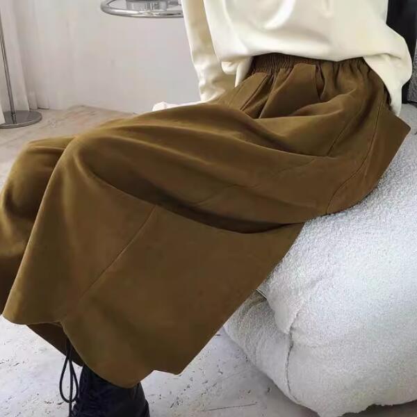 ワイドタックパンツ 2025新作 ベージュ ゆったり九分丈ワイドパンツ 薄手素材